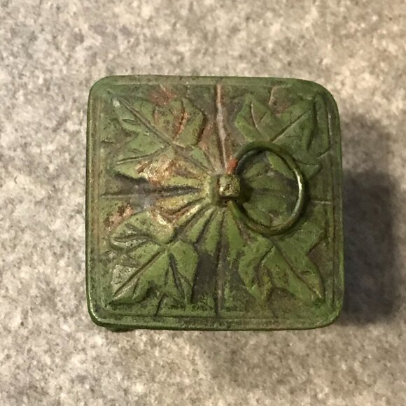 Cast Iron Rustic Painted Grapes and Leaves Garden Lantern - Picture 5 of 7